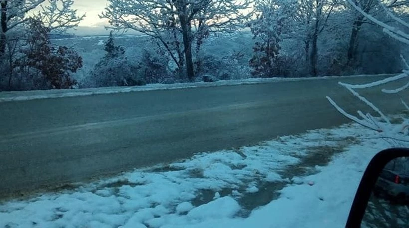 Προβλήματα από την κακοκαιρία στη Βόρεια Ελλάδα: Χιόνι, μπλακ άουτ και κλειστά σχολεία